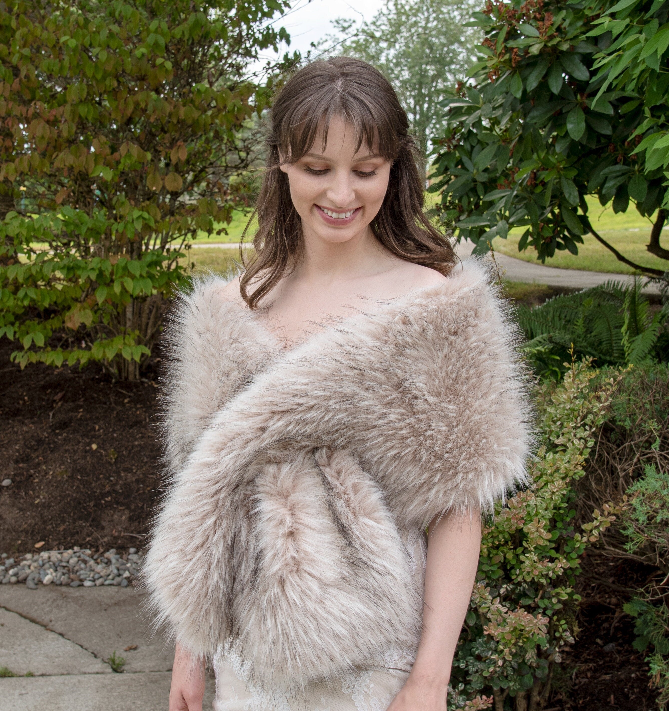 Blush / Beige / Light Brown Faux Fur Wrap Faux Fur Stole Nude Bridal Fur Shawl Cape Wedding store Faux Fur Wrap Shrug Bridesmaid Fur Shawl Bolero