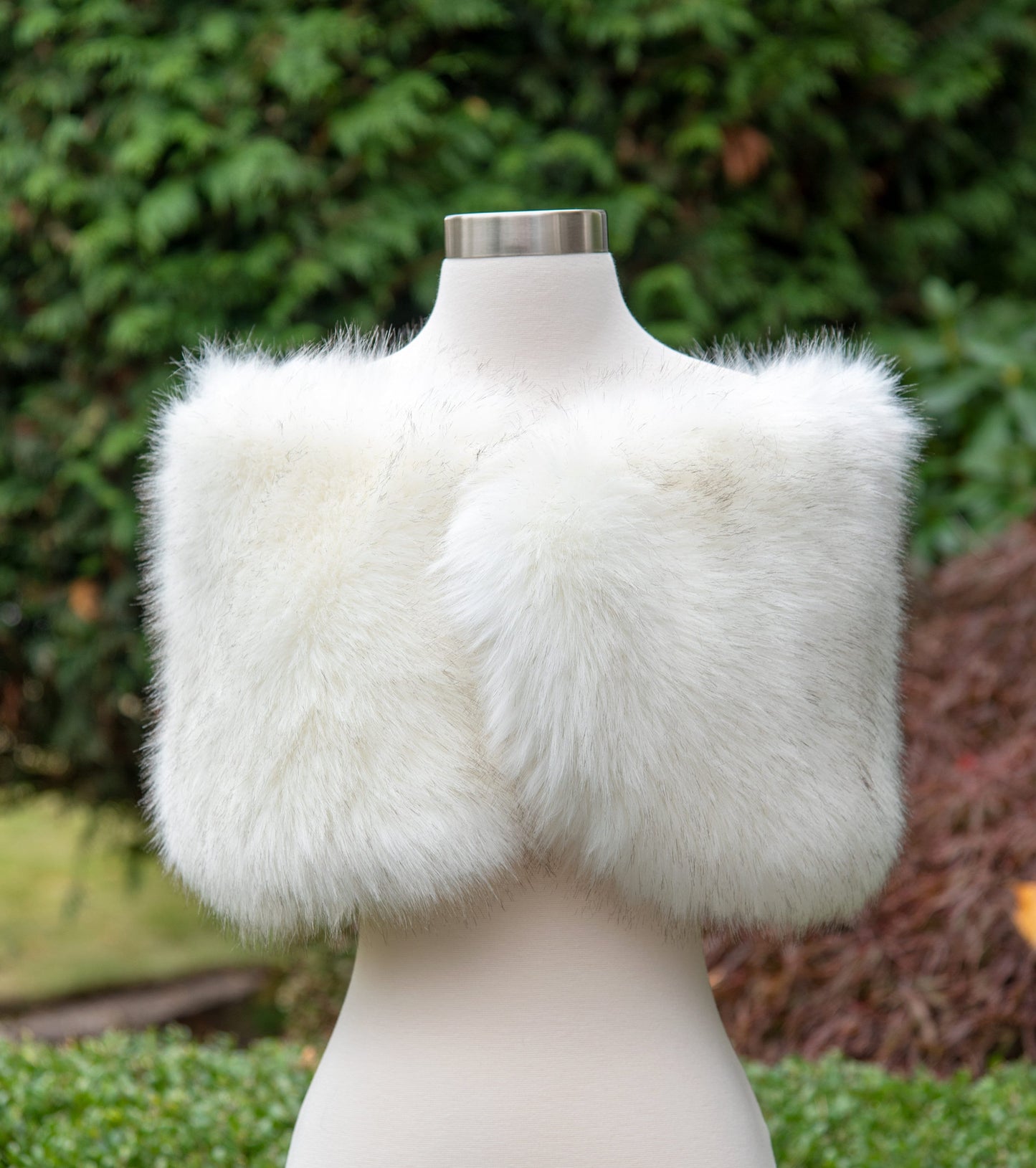 Ivory faux fur bridal wrap with dark brown tips, wedding faux fur shawl, faux fur bridal stole, faux fur cape B012-Ivory